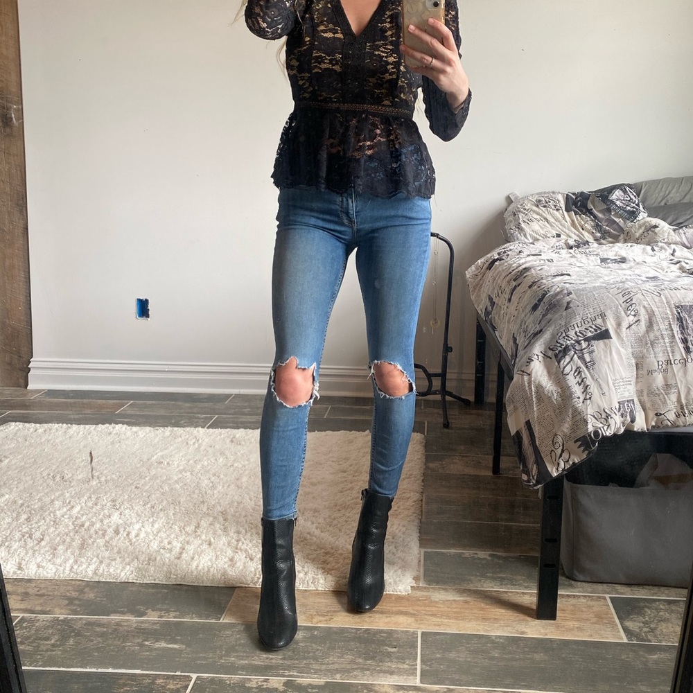 Form Fitting Free People Ripped Jeans - Picture 5 of 6